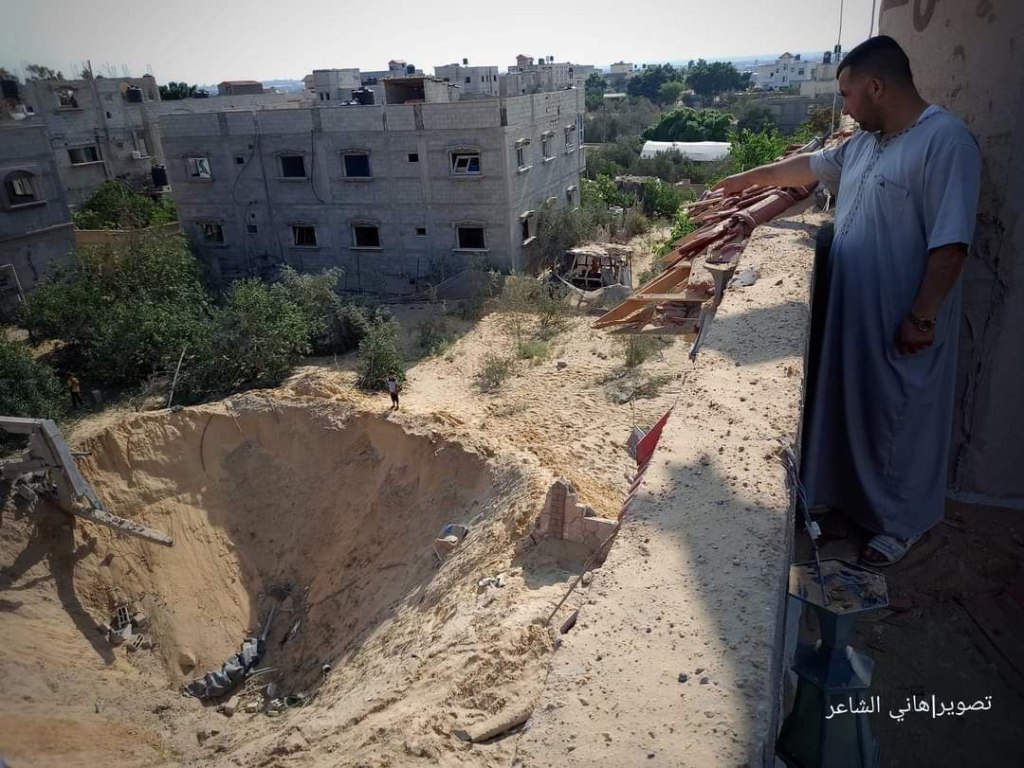הריסת בית על ידי כוחות הכיבוש בעיירה הבדואית ג'בע