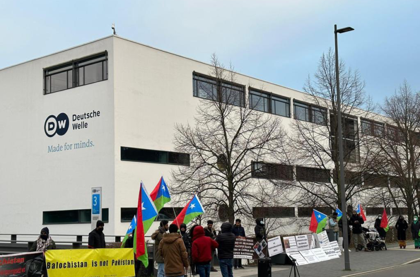 Free Balochistan district of Iran / Pakistsan protest in front of the German embassy 11/12/2022